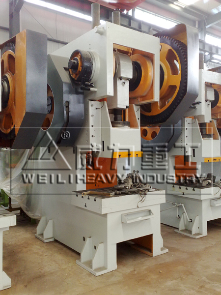 開(kāi)式固定臺(tái)200噸沖床