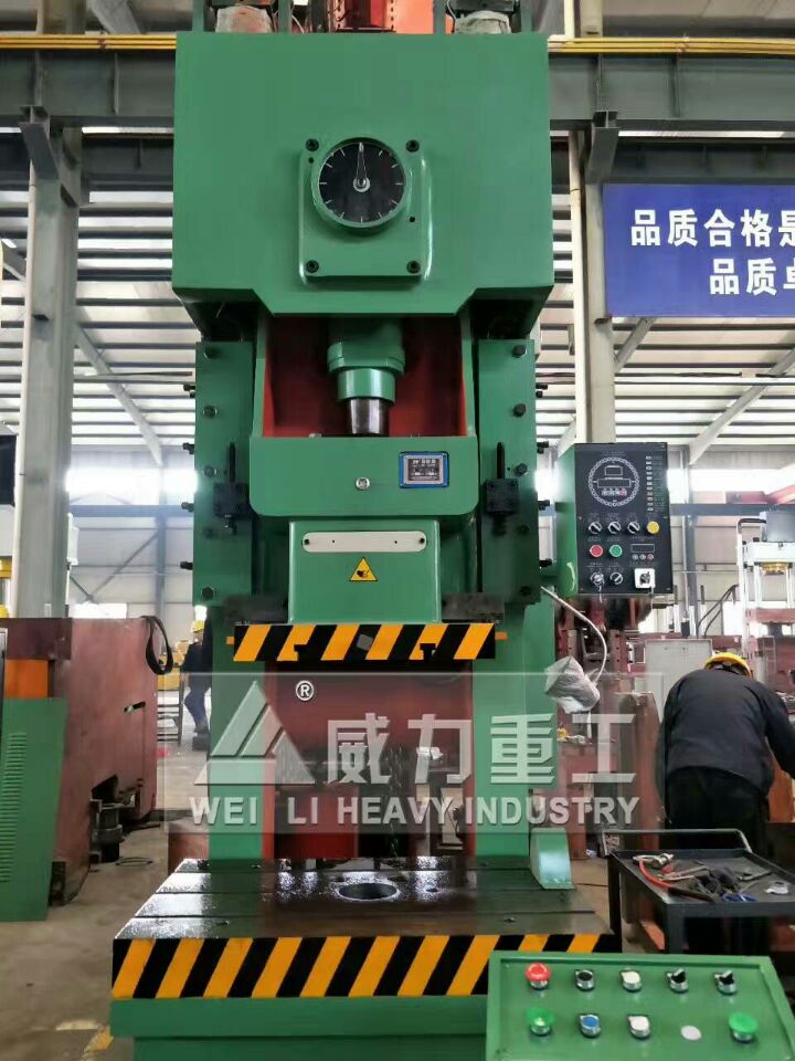 200噸氣動沖床的加工細節(jié)