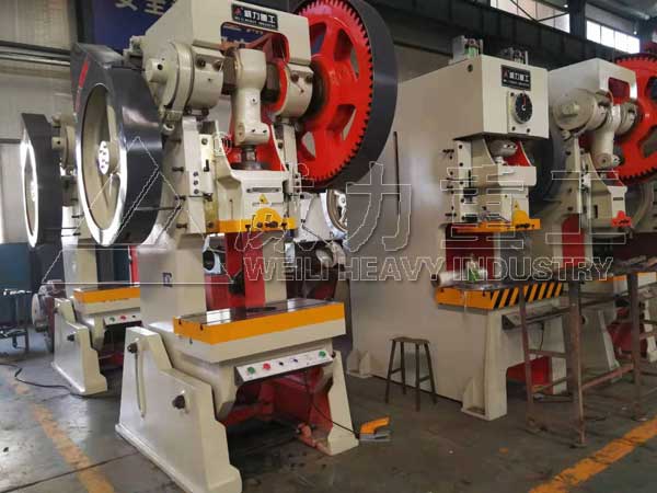 125噸機(jī)械式開(kāi)式可傾沖床